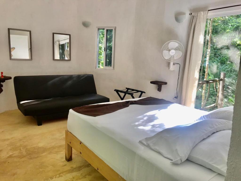 Jolie Jungle Eco Hotel (Adults Only) Leona Vicario Exterior photo